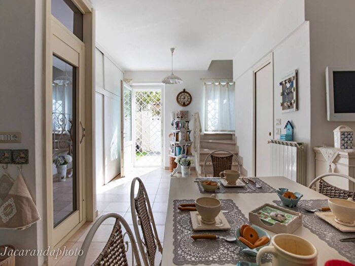 Casa quadrilocale in affitto in Via Nazario Sauro, Centro, Forte dei Marmi