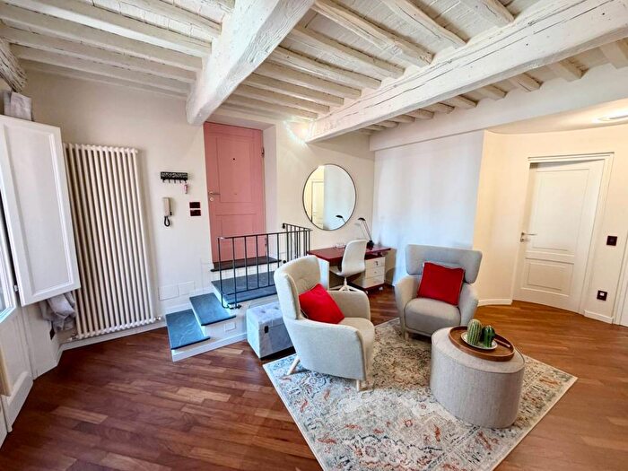 Appartamento quadrilocale in affitto in Via Fillungo, Piazza Napoleone San Michele, Lucca