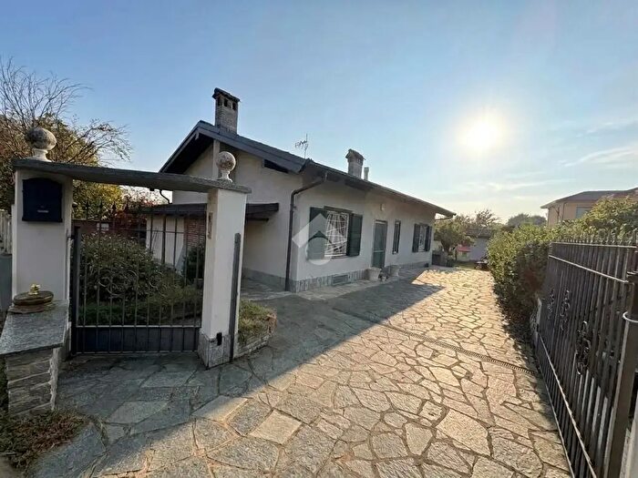Casa quadrilocale in vendita in Via Garola, Piossasco