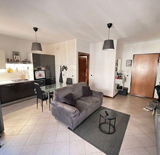 Appartamento trilocale in affitto in Centro, Suzzara
