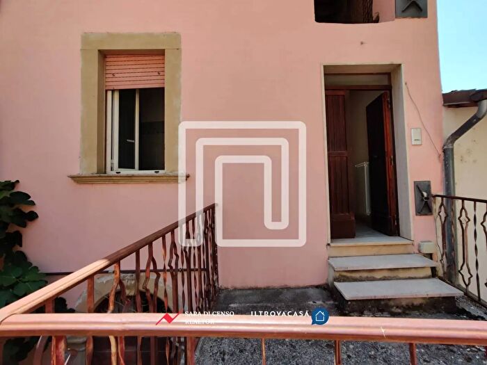 Casa con 5 locali in vendita in Via della Crocicchia, Goriano Sicoli