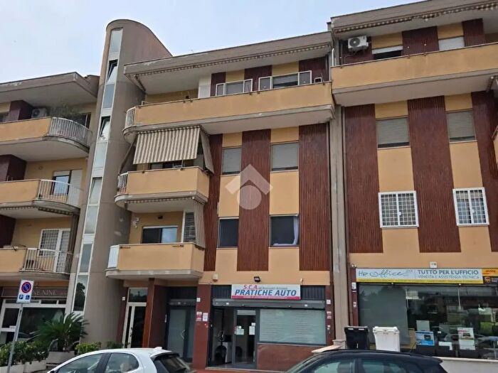 Appartamento trilocale in vendita in Via della Tecnica, Pomezia