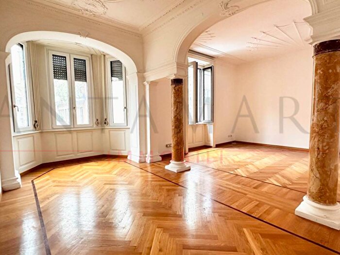 Appartamento quadrilocale in affitto in Via Giambattista Vico, San Vittore, Milano