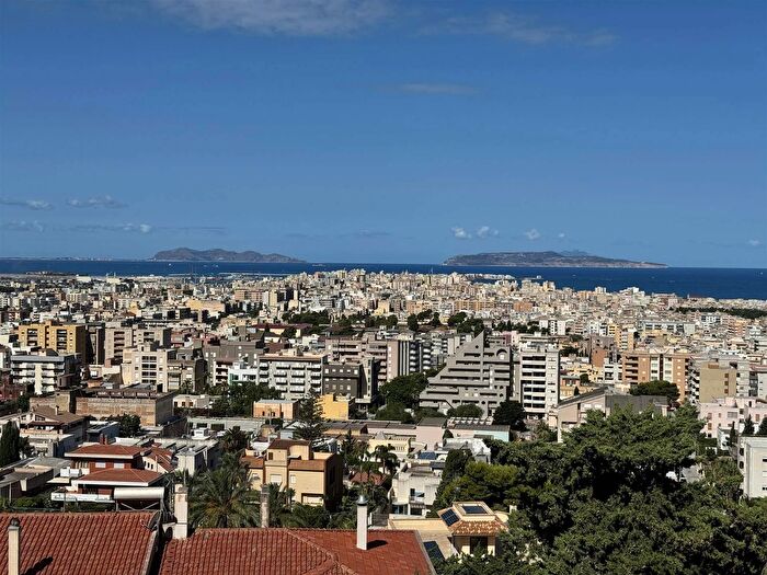 Casa con 20 locali in vendita in Erice