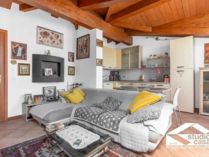 Casa bilocale in vendita in Via Largo dei Fontanili, Caselle Lurani