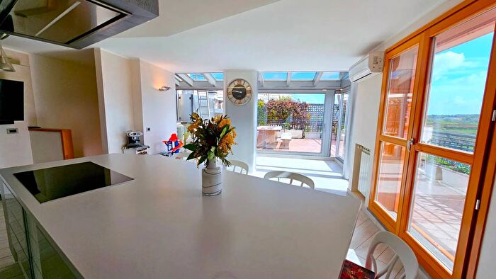 Appartamento quadrilocale in vendita in Via Sorelle Radecchi Roma, Roma