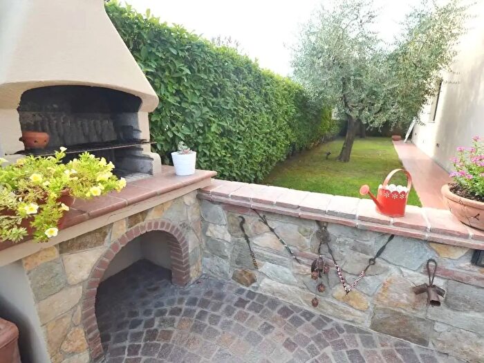 Casa con 6 locali in vendita in Capannori