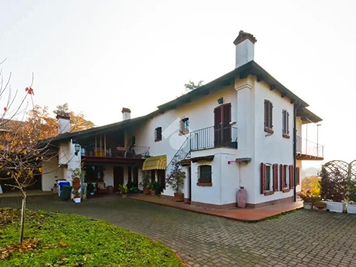 Casa con 8 locali in vendita in Strada Eremo, Pecetto Torinese