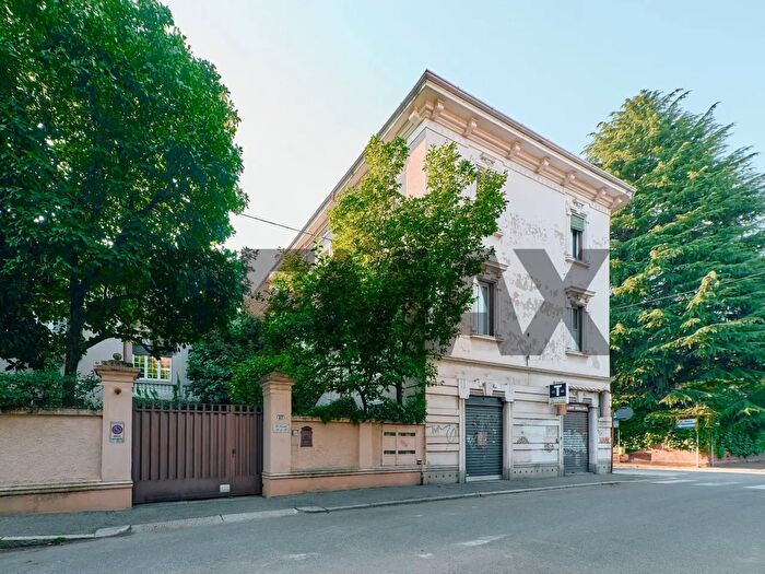Casa con 15 locali in vendita in Gallarate