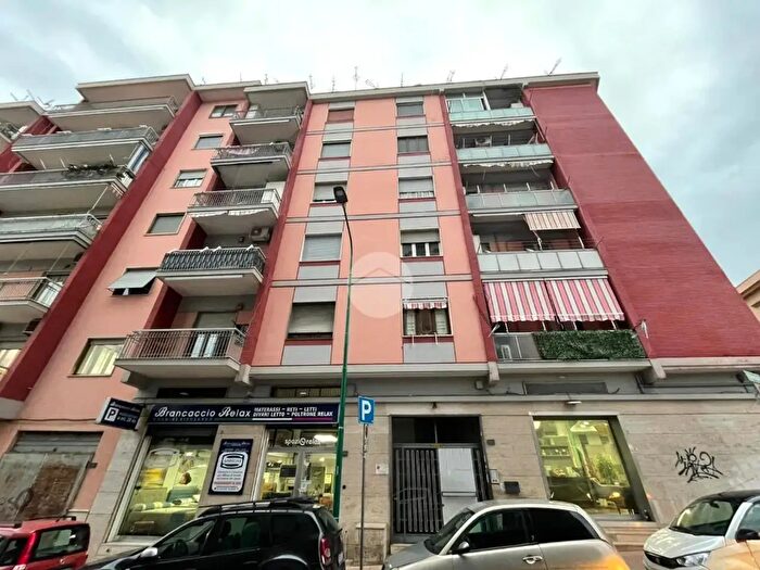Appartamento trilocale in vendita in Via San Giovanni Battista, Torre Del Greco