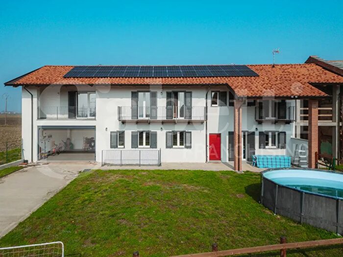Casa con 6 locali in vendita in Regione Berga, Macello