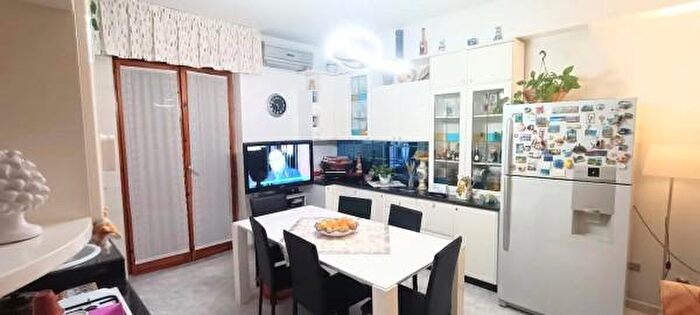 Appartamento trilocale in vendita in Via Stazzone SNC, Aci SantAntonio