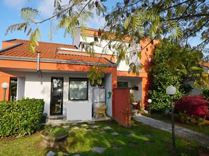 Casa quadrilocale in vendita in Via Genova, Cassolnovo