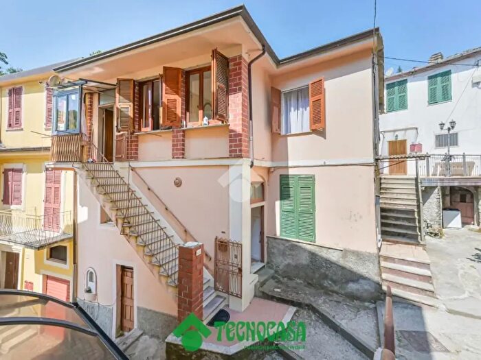 Casa quadrilocale in vendita in Via La Spezia, Follo
