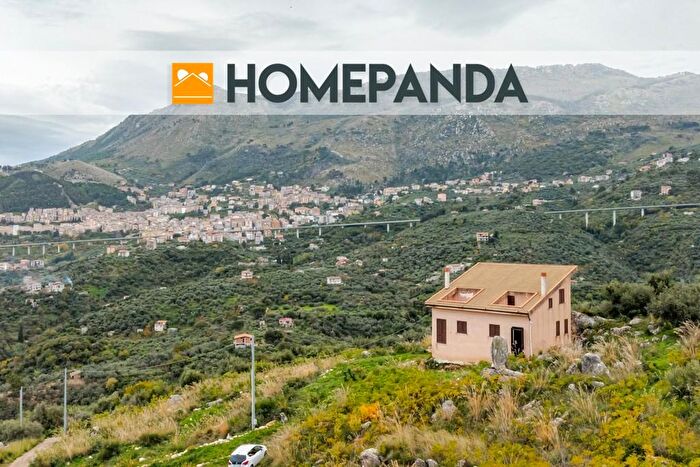 Casa con 8 locali in vendita in Strada Vicinale Manca Miccini, Monreale