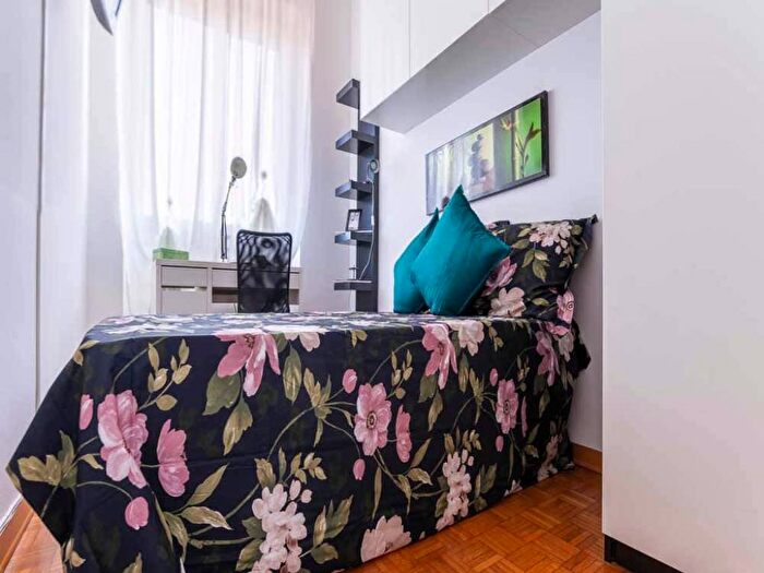 Appartamento con 5 locali in affitto in Via Privata Poggibonsi, Gambara, Milano