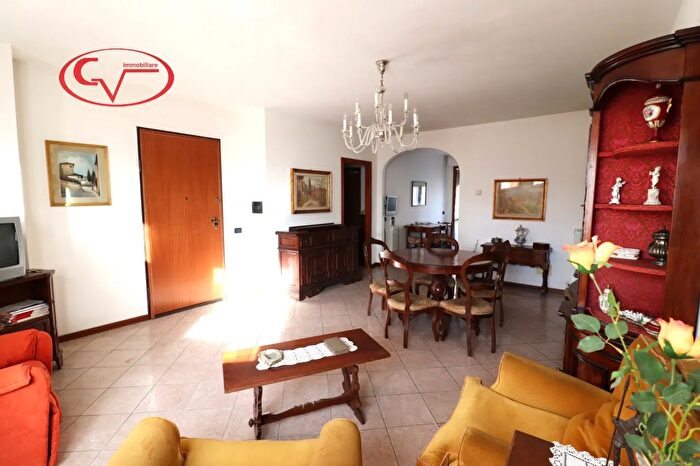 Appartamento quadrilocale in vendita in Via Fabio Filzi, Montevarchi