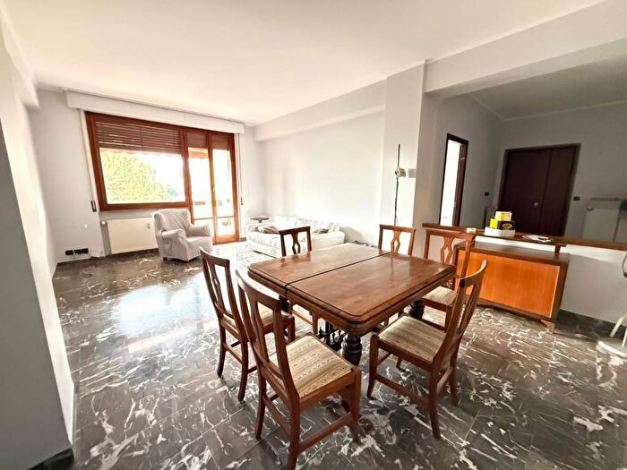 Appartamento con 5 locali in affitto in Centro, Perugia