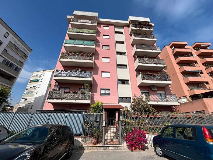 Appartamento quadrilocale in vendita in Via Giulio Bonafede, Palermo