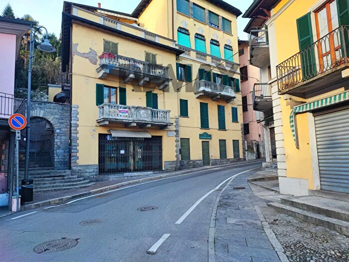 Appartamento bilocale in vendita in Domenico De Bernardi, Besozzo