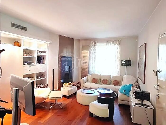 Appartamento quadrilocale in vendita in Via Giacomo Matteotti, Peschiera Borromeo