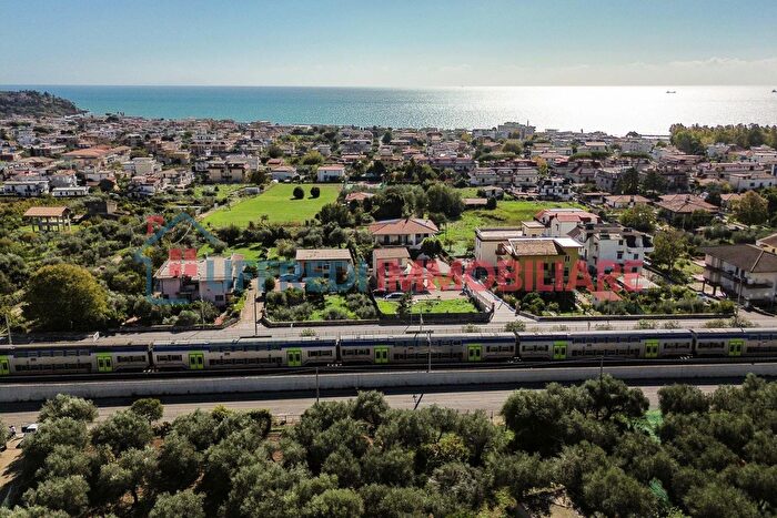 Casa trilocale in vendita in Via Appia Lato Napoli, Formia