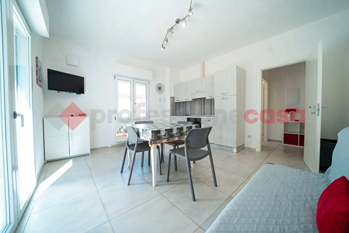 Appartamento trilocale in vendita in Cecina