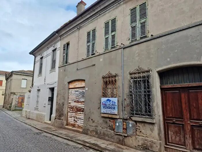Casa con 6 locali in vendita in Via Nino Bonnet, Comacchio