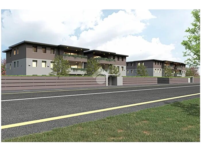 Appartamento trilocale in vendita in Via San Martino, Treviglio