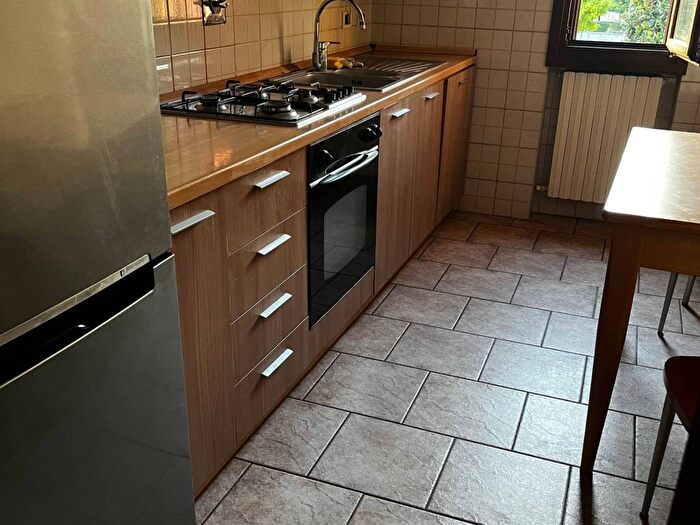 Appartamento con 5 locali in affitto in Villaggio Zeta, Modena