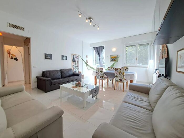 Appartamento trilocale in vendita in Via Giuliano da Sangallo, Roma