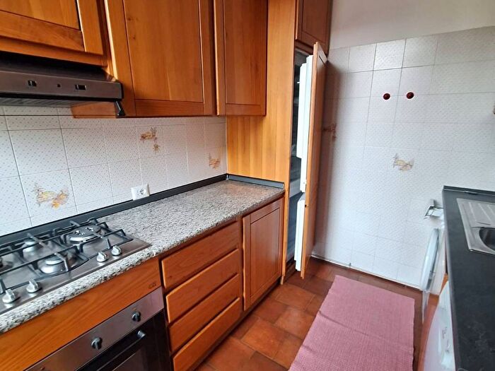 Appartamento trilocale in affitto in Via Monte Palombino, Santa Giulia, Milano