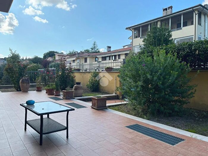 Appartamento con 5 locali in vendita in Strada di Santa Maria, Amelia