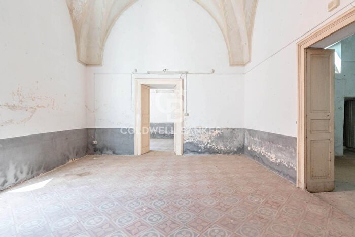 Casa con 11 locali in vendita in Via Piazza Vecchia, Melissano