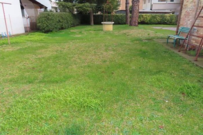 Casa con 6 locali in vendita in Via nello Agusani, Ravenna