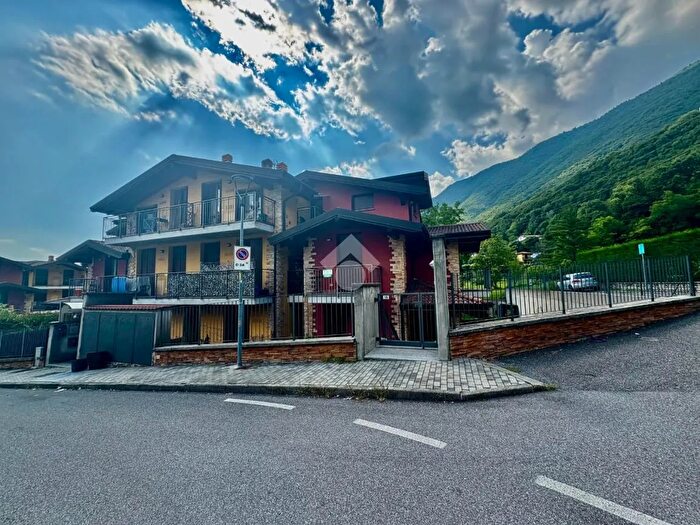 Appartamento bilocale in vendita in Via della Repubblica, Endine Gaiano