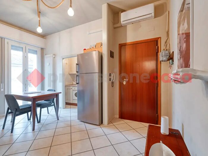 Appartamento trilocale in vendita in Via Francesco Brizzi, Bologna