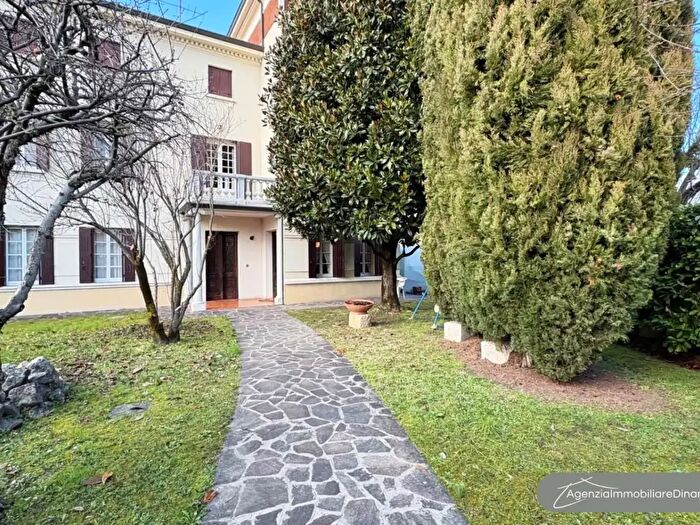 Casa con 9 locali in vendita in Via Roma, Portobuffole