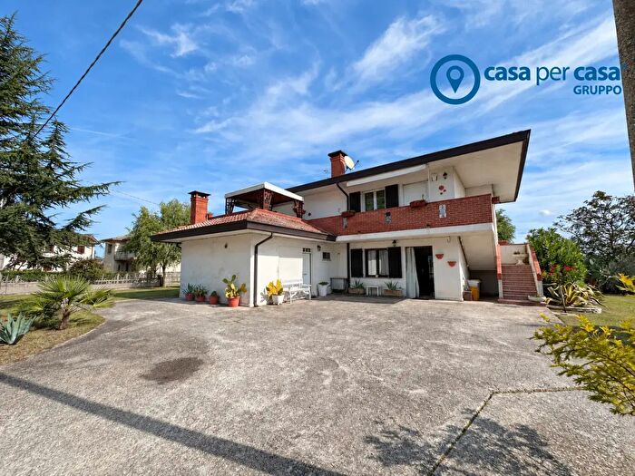 Casa con 6 locali in vendita in Via Romea, Ariano Nel Polesine