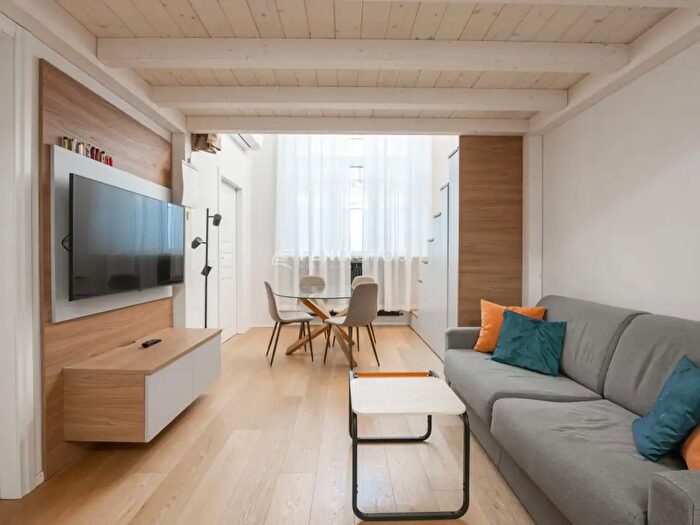 Appartamento trilocale in vendita in Via Pace, Milano
