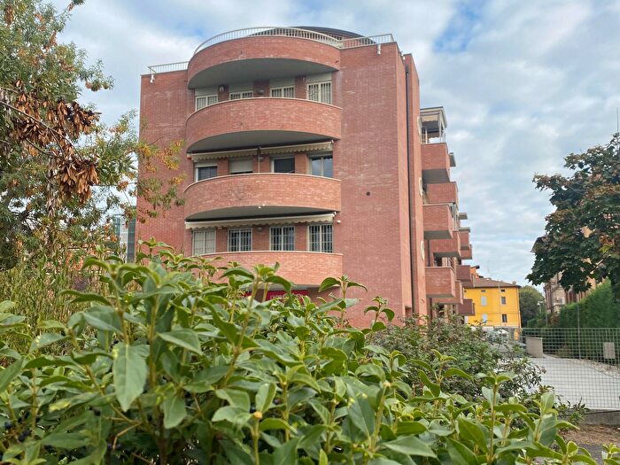 Appartamento con 5 locali in vendita in Modena