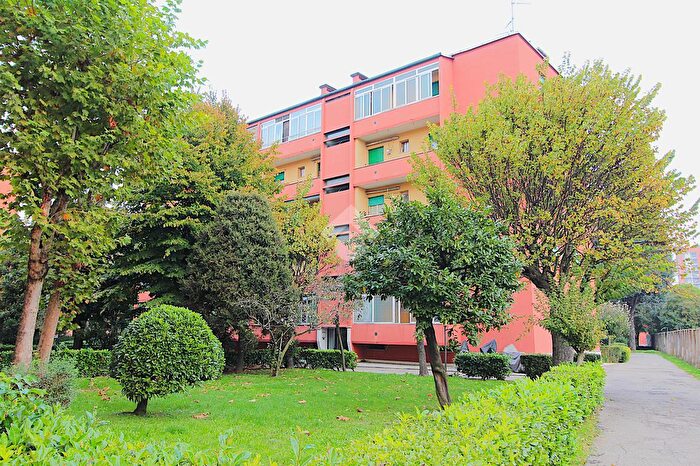 Appartamento trilocale in vendita in Via Cogne, Milano