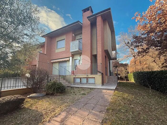 Casa con 5 locali in vendita in Via Santa Maria a Colle, Scoppito