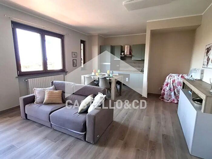 Appartamento trilocale in vendita in Via San Zeno, Desenzano Del Garda