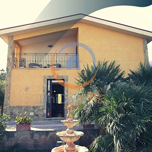 Casa con 10 locali in vendita in Contrada Vicinale Battaglia Snc, Trabia