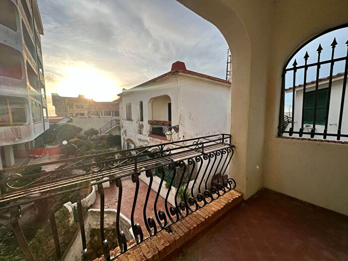 Appartamento trilocale in vendita in Via Polonia, Pomezia