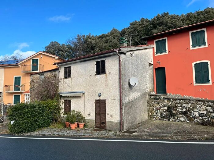 Appartamento trilocale in vendita in Strada Statale, Deiva Marina