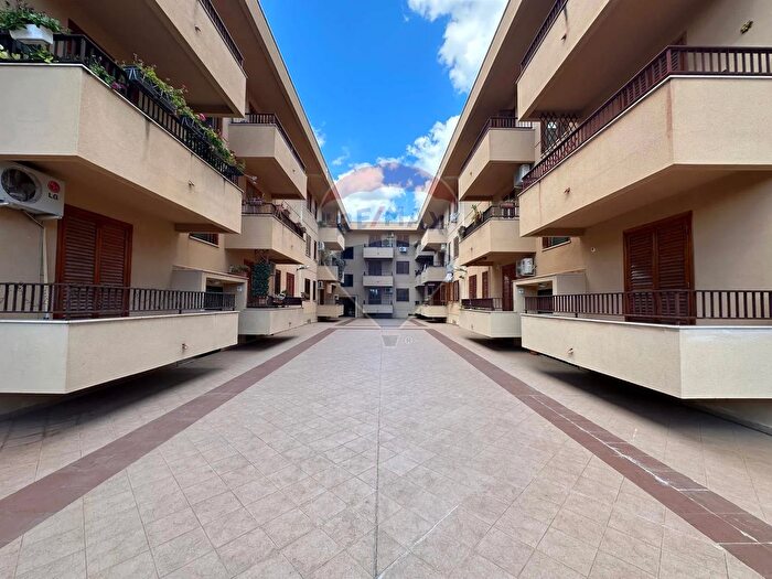 Appartamento quadrilocale in vendita in Via CL, Palermo