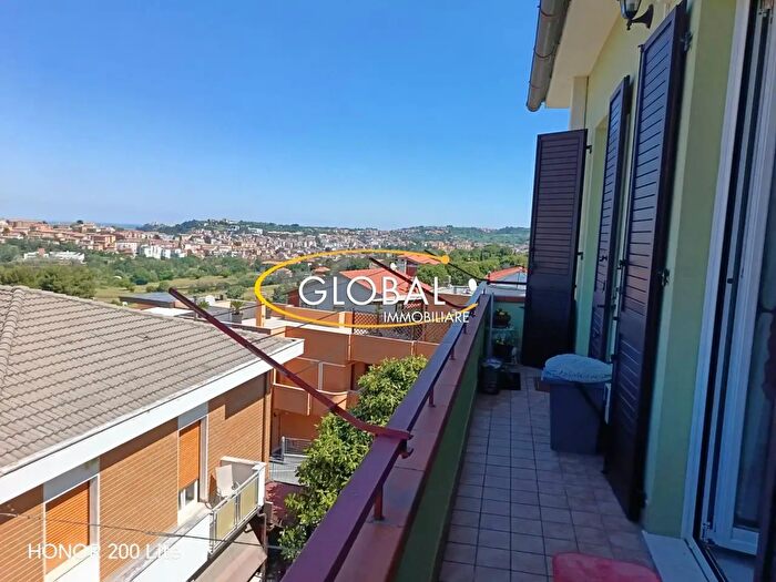 Appartamento quadrilocale in vendita in Ancona