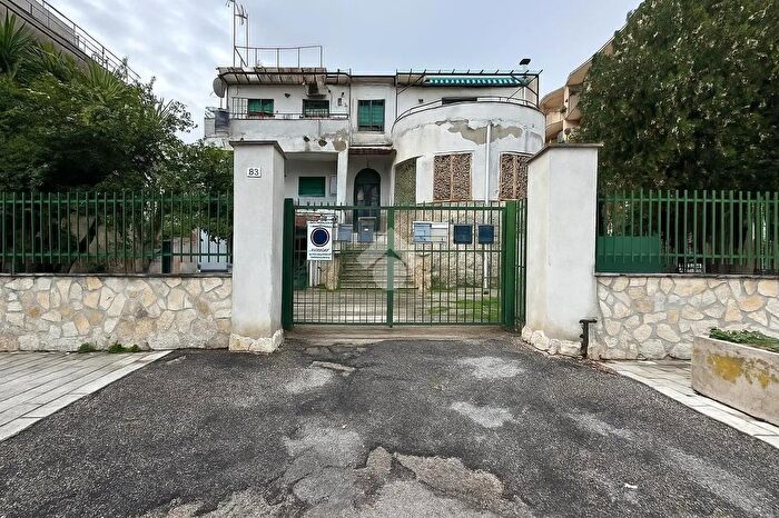 Appartamento bilocale in vendita in Via Leonardo Bianchi, Napoli